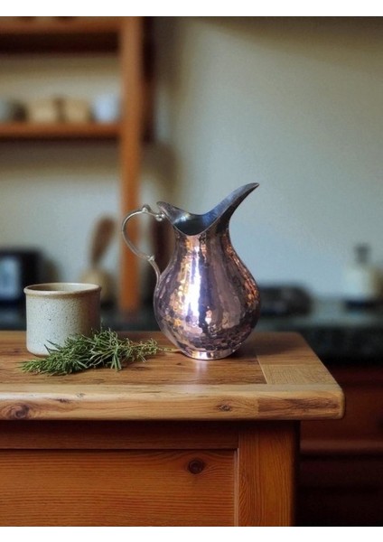- El Yapımı 2 Litre Içi Kalaylı El Dövmesi Bakır Sürahi – Geleneksel Usta Işçiliği, Sağlıklı ve Şık Sofra Sunumları Için Özel Tasarım Bakır Ürün indirimleri