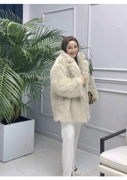 Kadın Bej Peluş Içi Astarlı Kaban modelleri