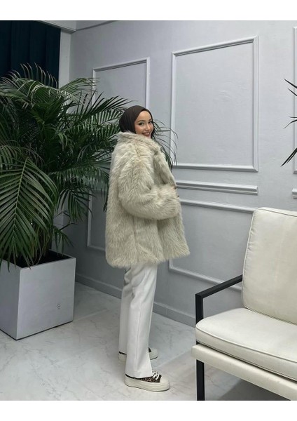Kadın Bej Peluş Içi Astarlı Kaban fırsatları