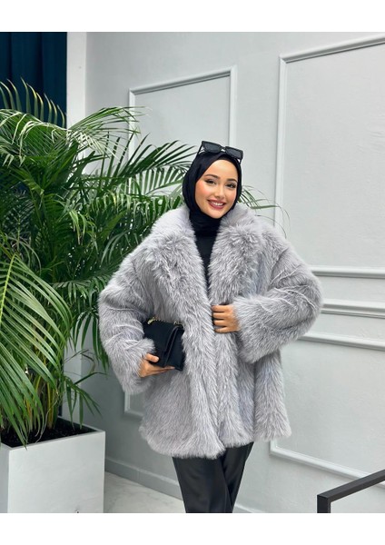 Kadın Gri Peluş Içi Astarlı Kaban