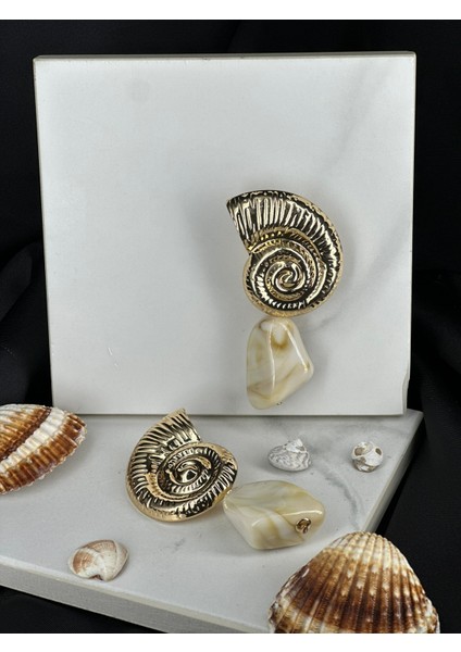 Gold Deniz Kabuğu Figürlü Sallantılı Yaz Küpe
