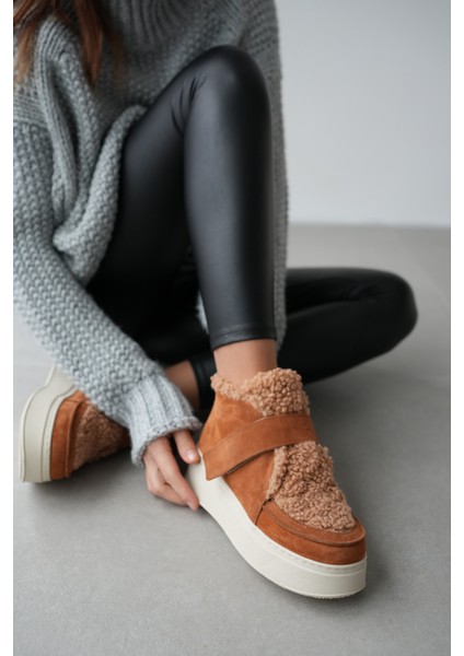 Marvil Hakiki Süet Peluş Detaylı Cırt Cırtlı Kadın Bot- Taba