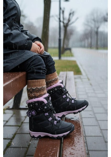 Tigger Içi Kürklü Bağcıklı ve Cırtlı Kız Çocuk Bot fiyatları