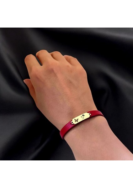 Altın Plakalı 14 Ayar Gül Temalı Kelebek Motifli Kırmızı Derili Hediye BILEKLIK-652SEMBOL