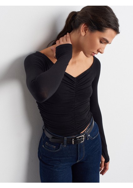 32089 Omuzları Açık Büzgülü Top-Siyah