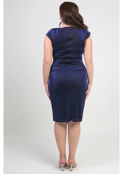 Kadın Kruvaze Yaka Çift Taş Detaylı Astarlı Yarım Ay Kollu Likralı Büyük Beden Simli Elbise fırsatları