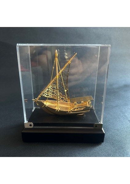 Kırmızı Ipek Hediye Kutusunda Pirinç Gemi fiyatları