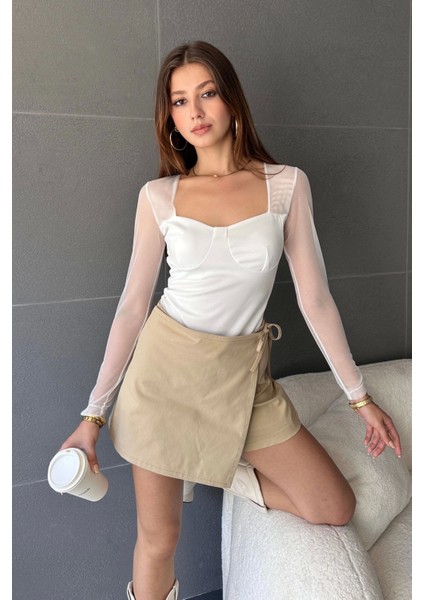 Kare Yaka Tül Detaylı Bluz