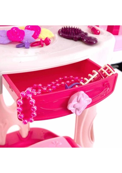 Nessiworld Pretty Pinky Işıklı ve Sesli Makyaj Masası Oyun Seti fırsatları