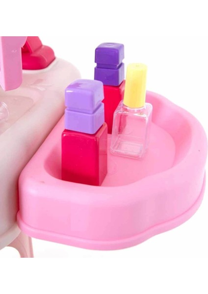 Nessiworld Pretty Pinky Işıklı ve Sesli Makyaj Masası Oyun Seti indirimleri