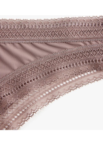 Dantel Detaylı String Külot (Aw 25) modelleri