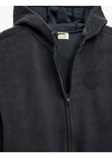 Uzun Kollu Fermuarlı Kapşonlu Polar Sweatshirt modelleri