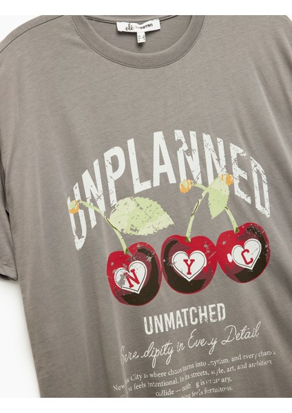 Kısa Kollu Bisiklet Yaka Kiraz Baskılı Oversize Tişört modelleri