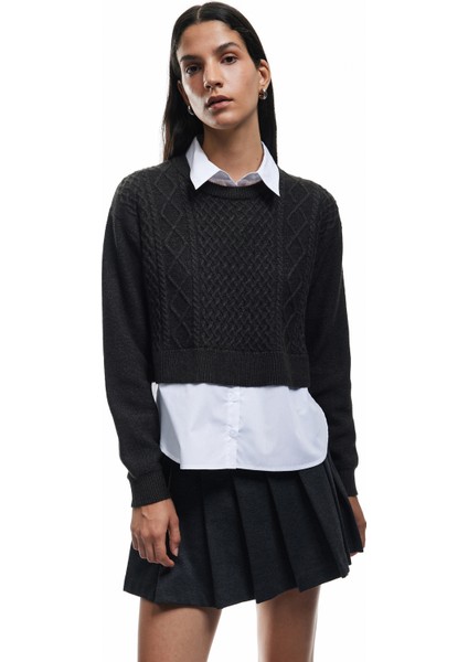 Uzun Kollu Gömlek Yaka Saç Örgü Dokulu Viskon Karışımlı Kazak