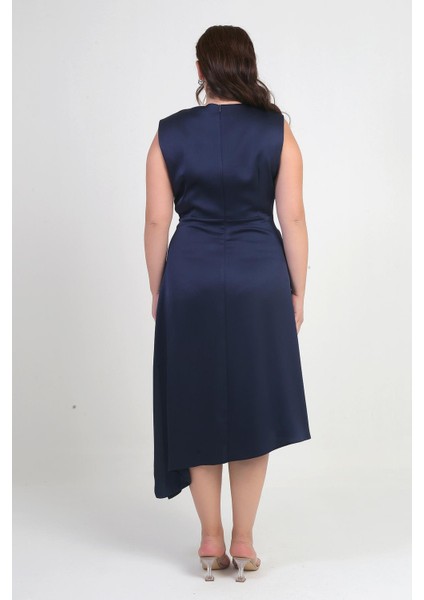 Kadın Kruvaze Yaka Düğme Detaylı Asimetrik Büyük Beden Krep Saten Elbise fırsatları