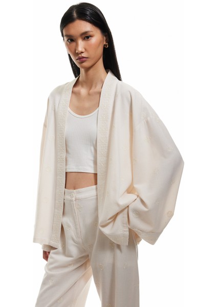 Pamuk-Viskon Karışımlı Nakış Detaylı Brodeli 3/4 Geniş Kol Uzun Kimono fiyatları