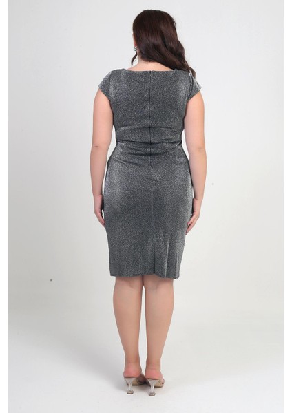 Kadın Kruvaze Yaka Çift Taş Detaylı Astarlı Yarım Ay Kollu Likralı Büyük Beden Simli Elbise fırsatları