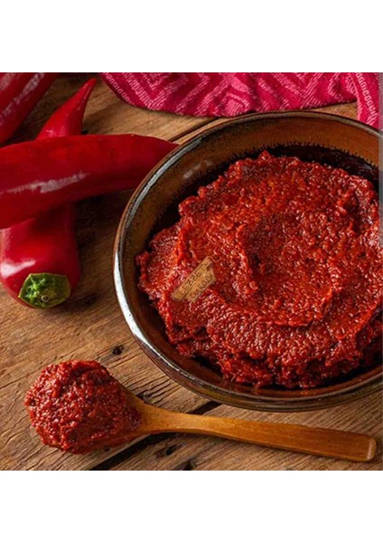 Acı Biber Salçası