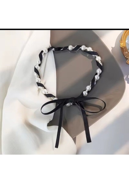 Şıklığınızı Tamamlayacak Zarif Incili Kolye