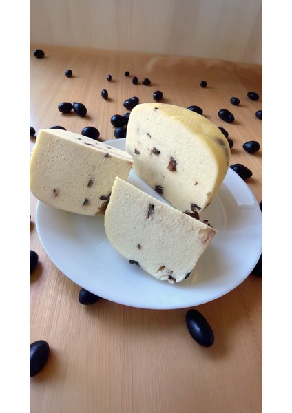 Siyah Zeytinli Caciotta Peyniri