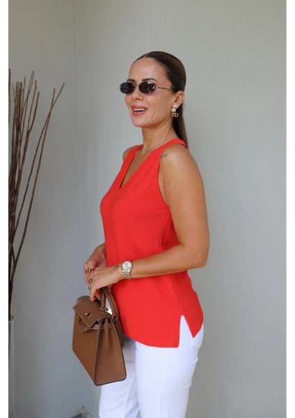 Kırmızı V Yaka Triko fırsatları