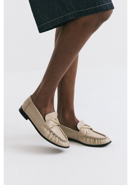 Loafer 2511 - Sarmal Toka Detaylı Bej Kadın Loafer
