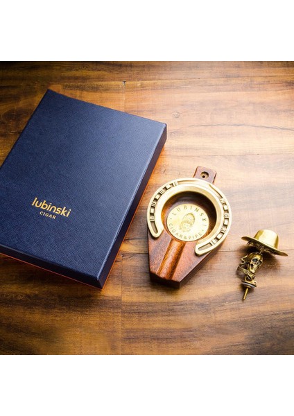 Special Edition Horse Shoe Hat Tekli Metal-Ahşap Puro Küllüğü fırsatları