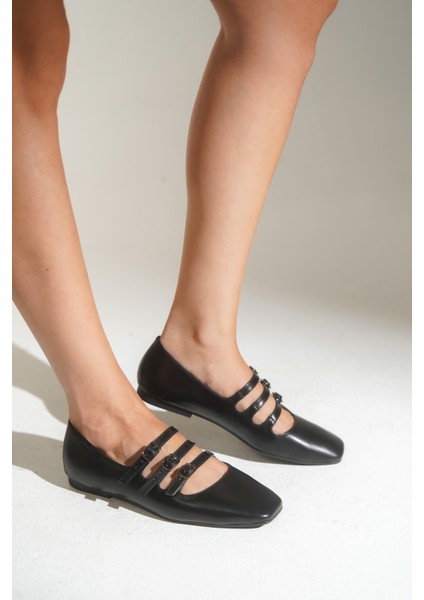 Marcelle Küt Burunlu Üç Tokalı Bantlı Kadın Babet