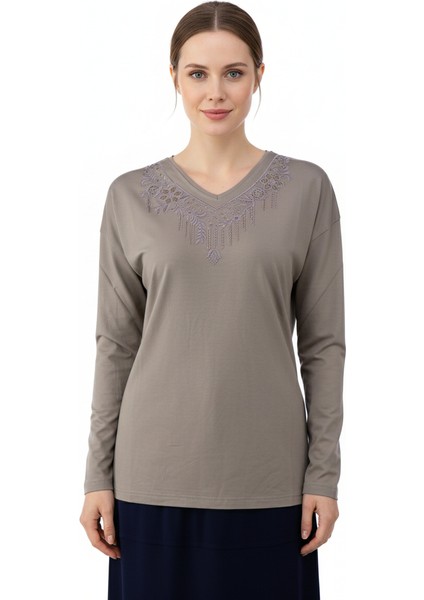 Kadın Anne Bluz Viskon Penye Kumaş Hafif V Yakalı Kolyem Model Battal Beden Rahat Tam Kalıp