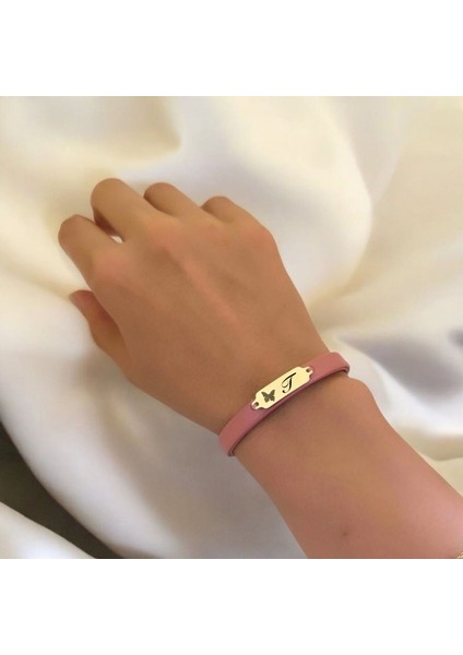 14 Ayar Plakalı Altın T Harfine Özel Koyu Pembe Derili Kelebek Motifli Hediye BILEKLIK-654HARF