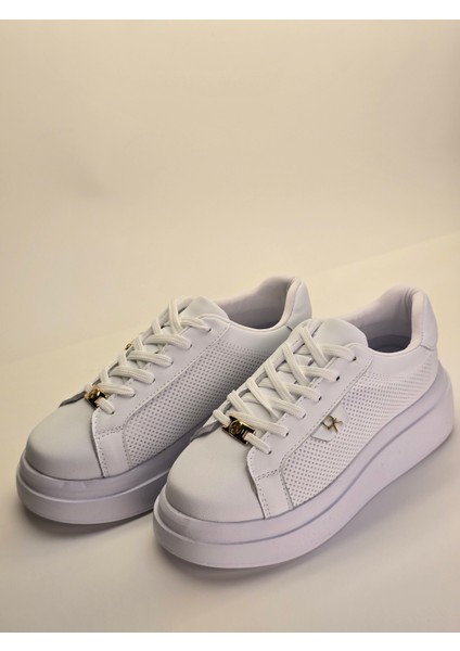 Melinta Düz Beyaz Yandan Delikli Sneaker Ayakkabı modelleri