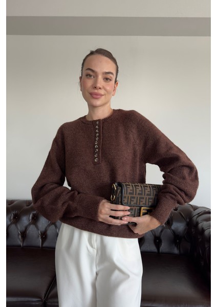 Patlı Düğmeli Triko Kazak- Kahverengi modelleri