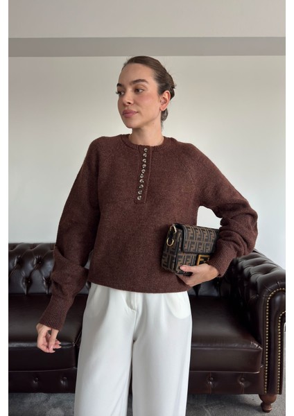 Patlı Düğmeli Triko Kazak- Kahverengi fırsatları