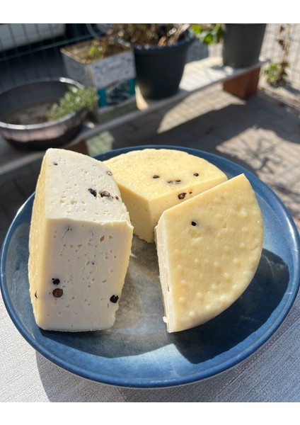 Karabiberli Caciotta Peyniri