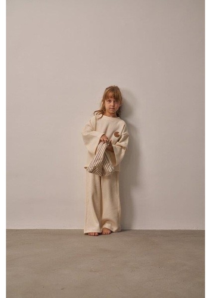 Krem Cookie Nakışlı Dökümlü Alt Üst Takım