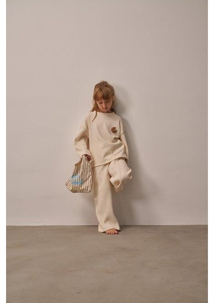 Krem Cookie Nakışlı Dökümlü Alt Üst Takım fiyatları