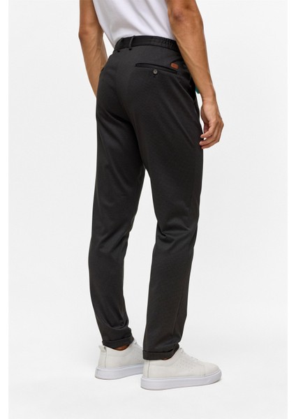 Siyah Slim Armürlü Jogger Pantolon fırsatları