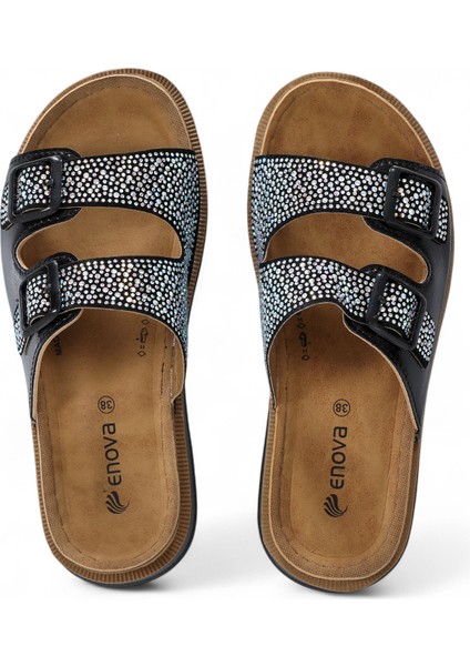 Şıklığı ve Konforu Buluşturan Kadın Terlik – Aksesuarlı, Zarif ve Dayanıklı Model