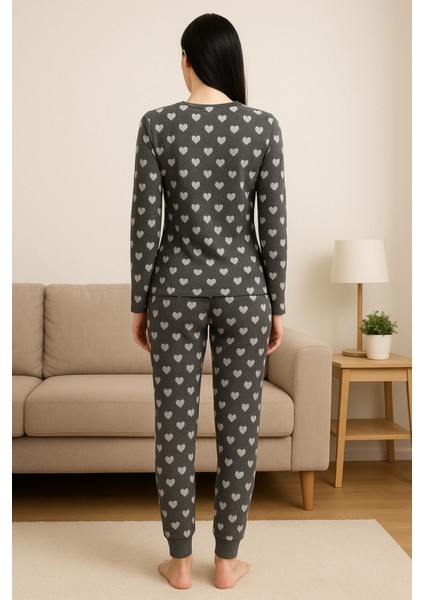 Kadın Pijama Takımı Silik Kalp Modelli Uzun Kollu fırsatları