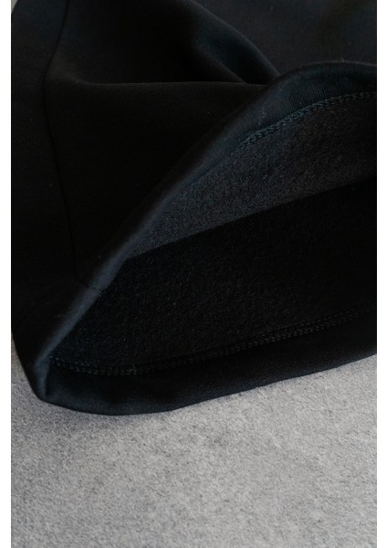 Erkek Siyah Düz Paça Eşofman Altı – Rahat Kalıp Günlük & Spor Kullanım Şık & Rahat Görünüm