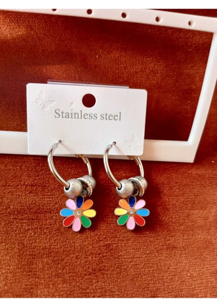 Çiçek Detay Renkli Gümüş Renk Küpe fırsatları