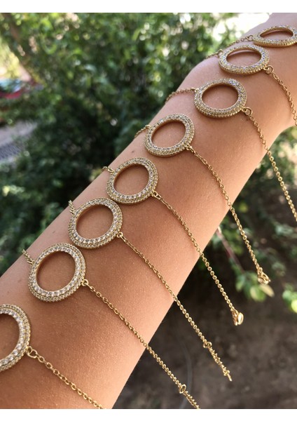 Taşlı Ince Zincirli Yuvarlak Desen 14K Altın Kaplama Kadın Bileklik – Zarif ve Şık Takı Modeli indirimleri