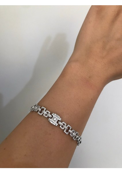 Gümüş Renkli Parlak Taşlı Simli Kararmaz Kadın Bileklik – Zarif ve Şık Takı Modeli fırsatları