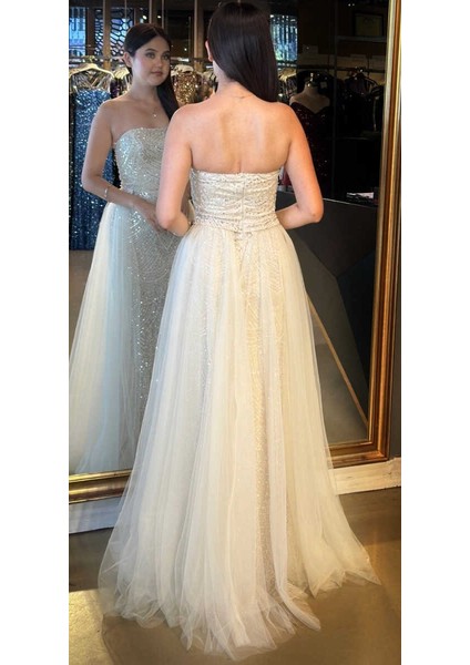 Bej Straplez Yaka Tül Pelerin Etekli Pullu Boncuklu Uzun Abiye Elbise 7705 fırsatları