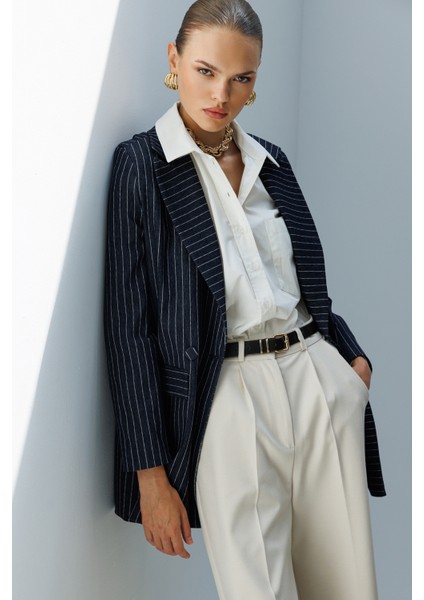 Oversize Lacivert Çizgili Özel Tasarım Kruvaze Ceket modelleri