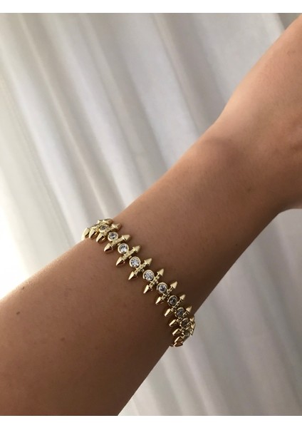Çivi Model Gold Taşlı Parlak Kadın Bileklik – Şık, Zarif ve Modern Takı