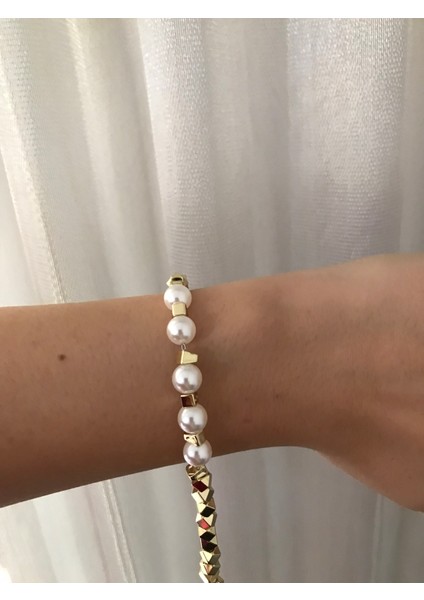 PASLANMAZ ÇELİK İNCİLİ GOLD DETAYLI PARLAK IŞILTILI KARARMAZ BİLEKLİK