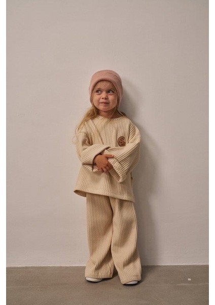 Bej Cookie Nakışlı Dökümlü Alt Üst Takım