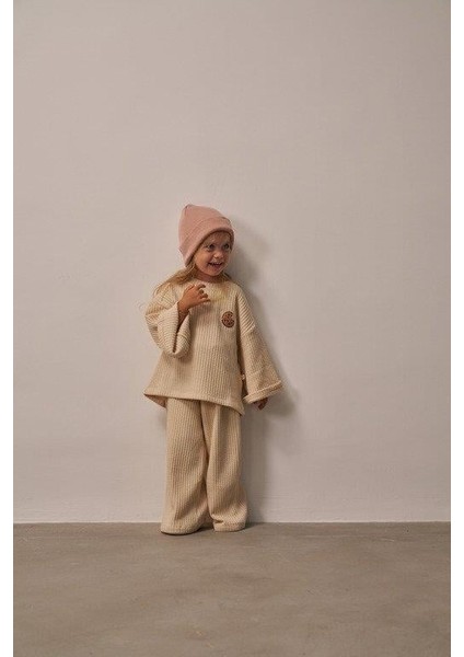 Bej Cookie Nakışlı Dökümlü Alt Üst Takım indirimleri