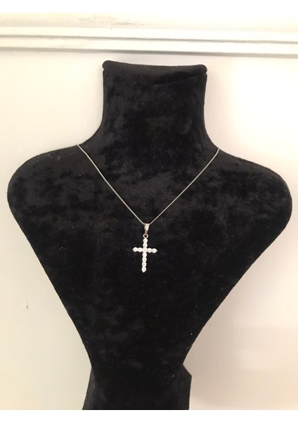 PASLANMAZ ÇELİK TAŞLI GÜMÜŞ RENK PARLAK IŞILTILI HAÇ KOLYE fırsatları